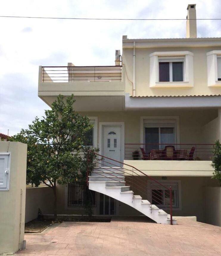 Amazing House In Kiato Near The Beach Exterior photo